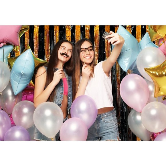 Tinsel Foil Curtain for Photo Booth, Birthday, Wed - Picture 3 of 6